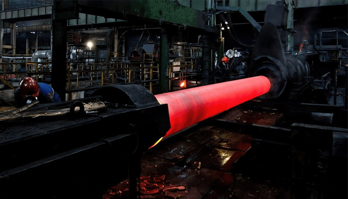 Стальные трубы на производстве 2